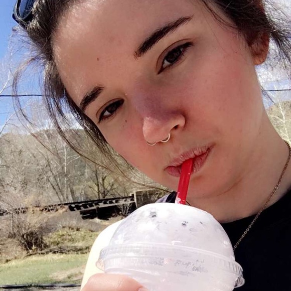 Meet your Posher, Megan - Picture 7 of 7